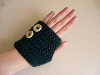 http://www.sweetsofties.com/2014/12/fun-and-marvelous-fingerless-mitts.html